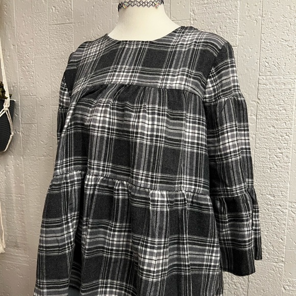small plaid blouse - Picture 7 of 7